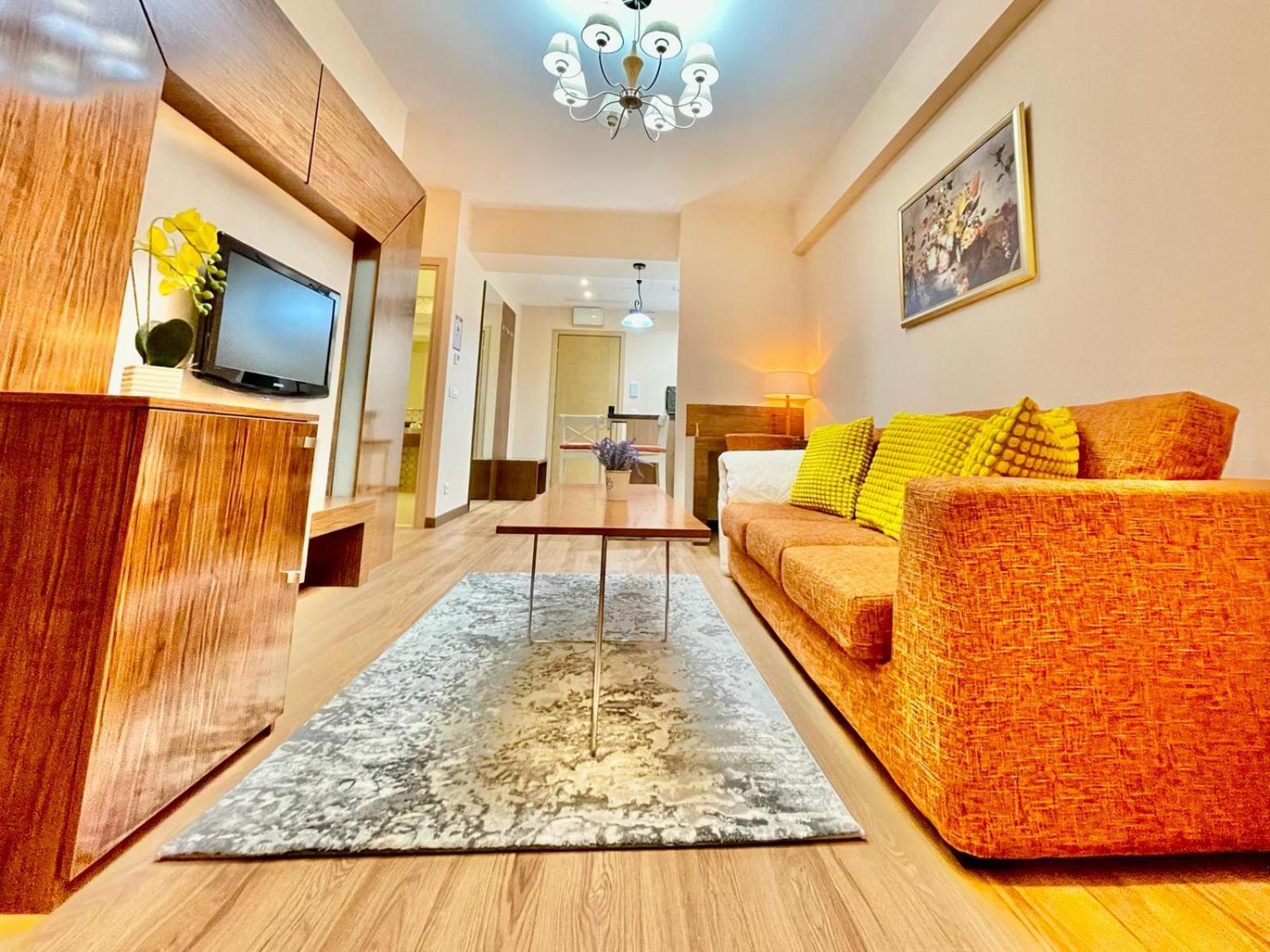 Royal Studio Apartment With A Perfect View - Yamaluxe Bukarest Exterior foto