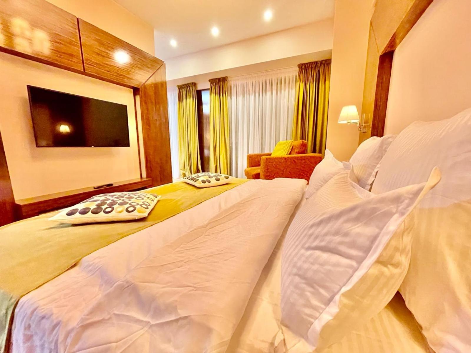 Royal Studio Apartment With A Perfect View - Yamaluxe Bukarest Exterior foto