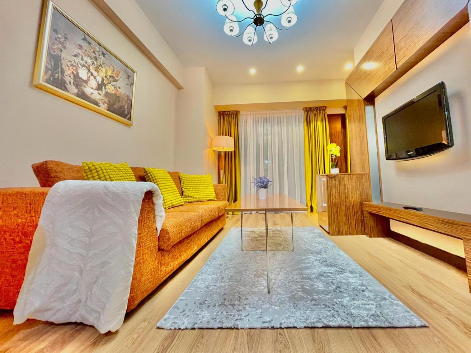 Royal Studio Apartment With A Perfect View - Yamaluxe Bukarest Exterior foto